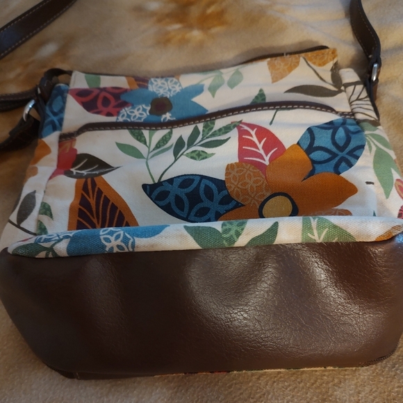 Relic Floral Crossbody Bag with Multicolor Design 9.5"X9.5" - Picture 4 of 9